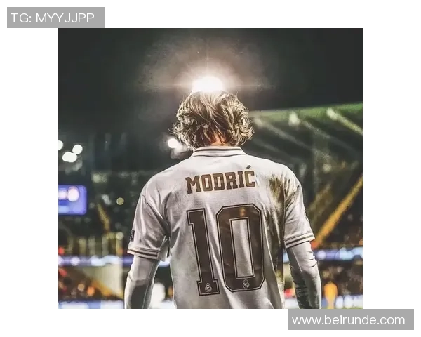 昔日足球明星的落寞与孤独头像展现了辉煌背后的心酸与无奈